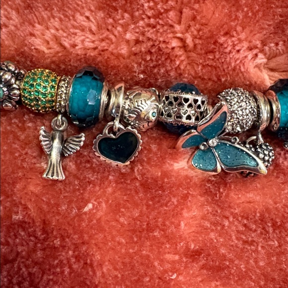 Pandora bracelet with turquoise and silver charms - Picture 4 of 8